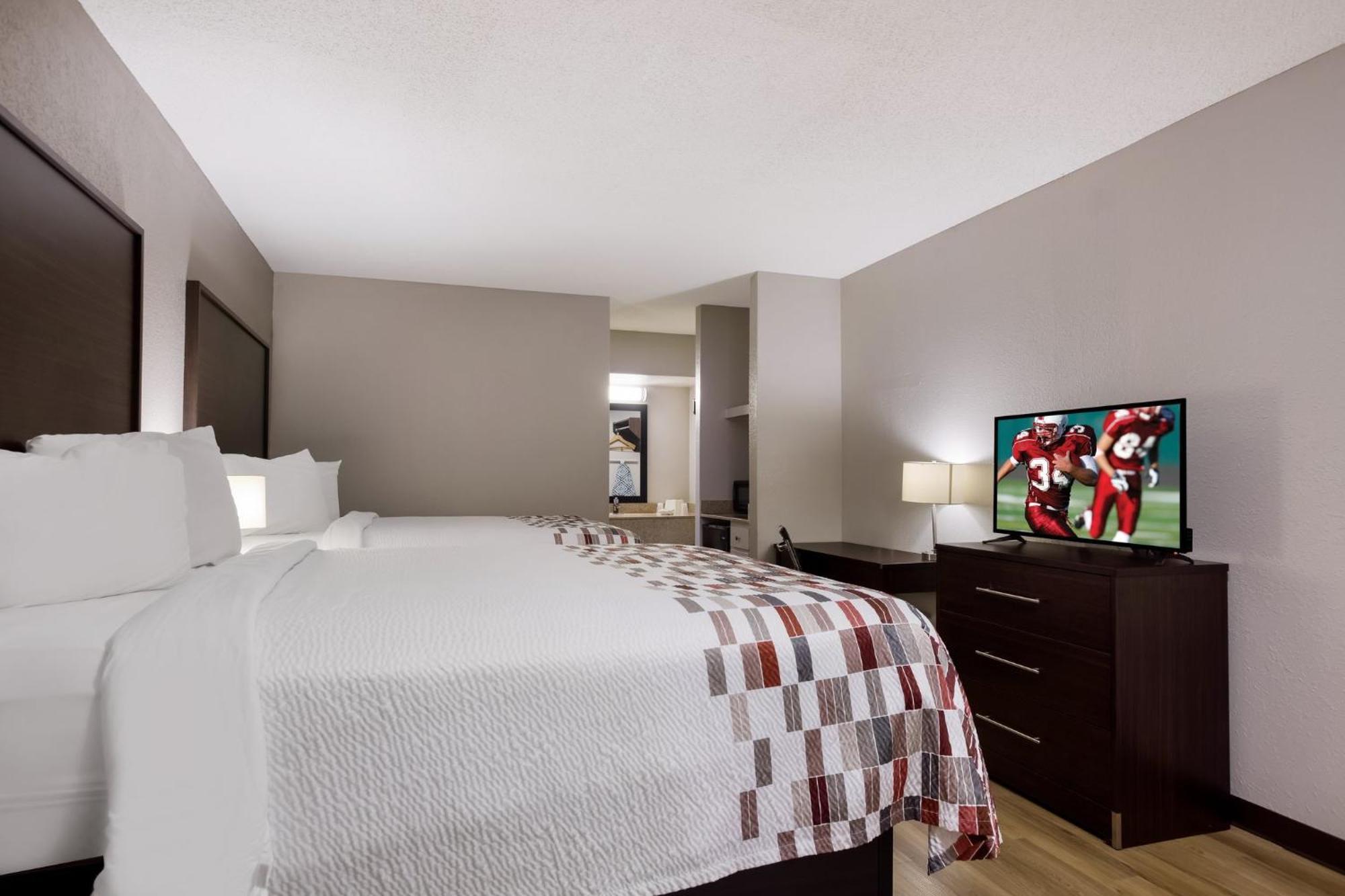 Red Roof Inn & Suites Statesboro - University Экстерьер фото