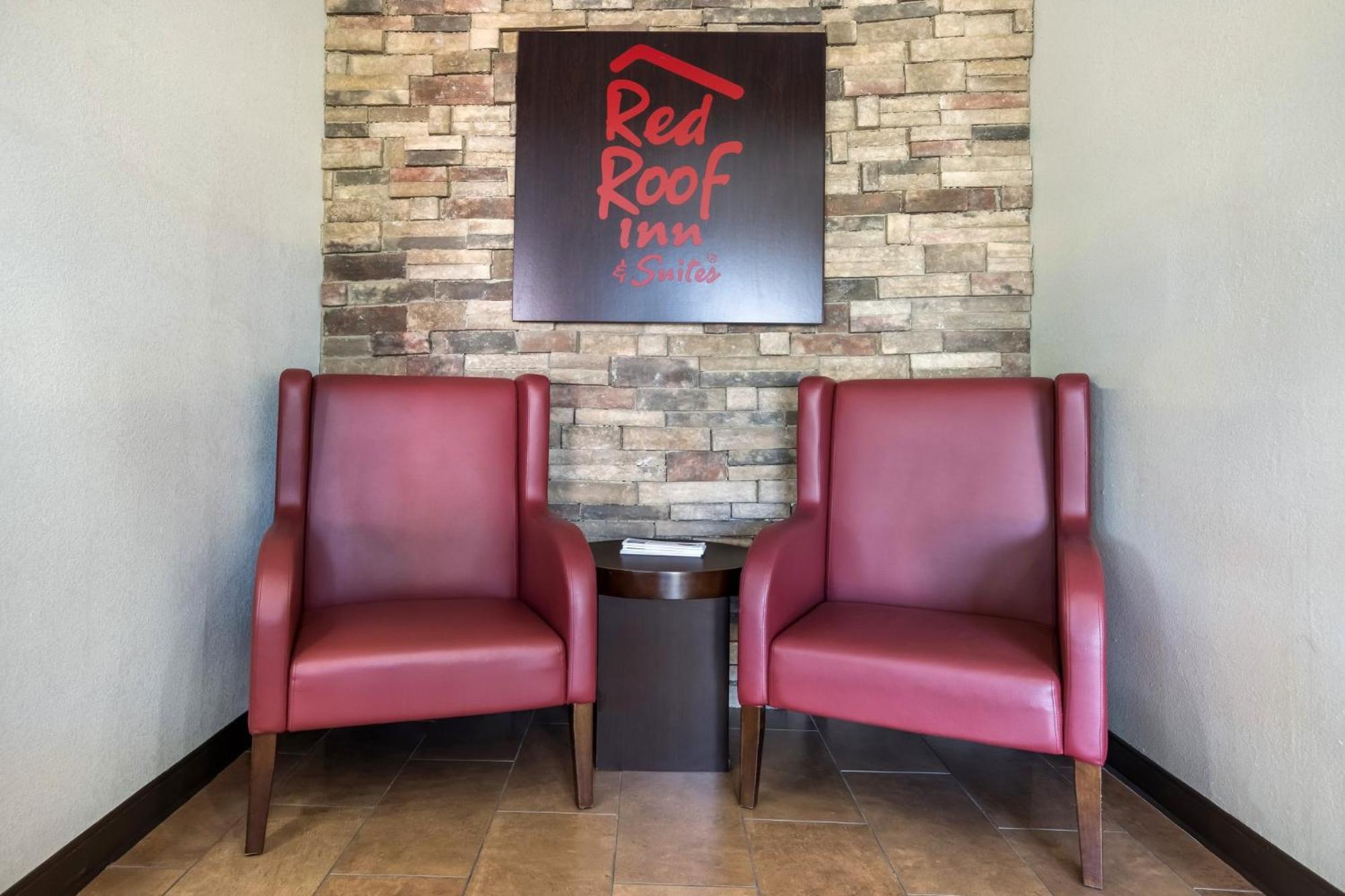 Red Roof Inn & Suites Statesboro - University Экстерьер фото