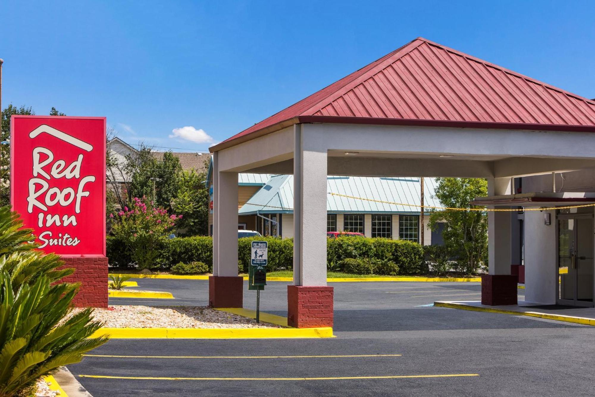 Red Roof Inn & Suites Statesboro - University Экстерьер фото