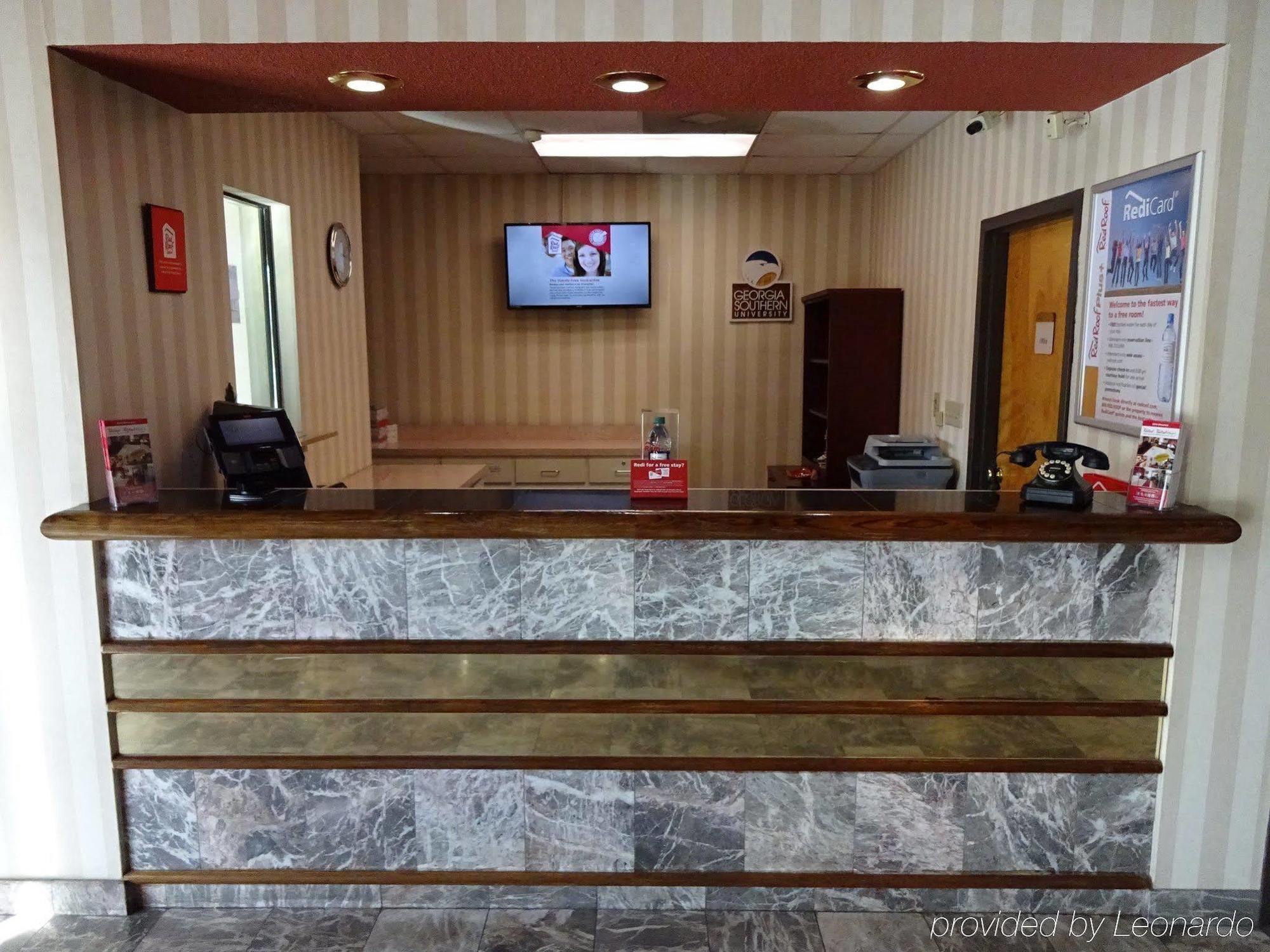 Red Roof Inn & Suites Statesboro - University Экстерьер фото
